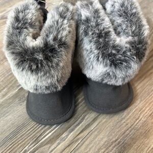First Impressions Gray Faux Fur Kids Boots 0-3 months